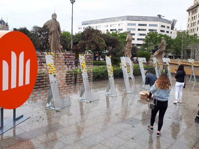 Sant Jordi.- Ros (UGT) pide la libertad de los independentistas presos y defiende el catalán