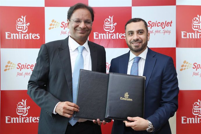 Emirates firma un acuerdo de código compartido con SpiceJet para operar en la India