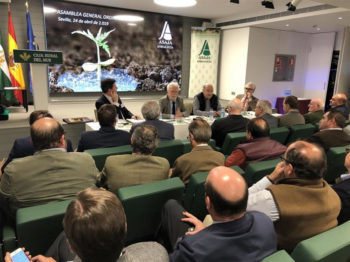 Asaja-A conoce en su asamblea general ordinaria el nuevo Plan de la Junta para la mejora de la competitividad agrícola
