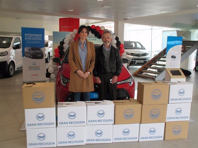El concesionario oficial Toyota en Logroño y Calahorra, Japoauto,  entrega al Banco de Alimentos 155 kilos