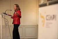 Calviño critica las "mentiras" del debate y las "recetas mágicas" como el "sinsentido" de bajar impuestos