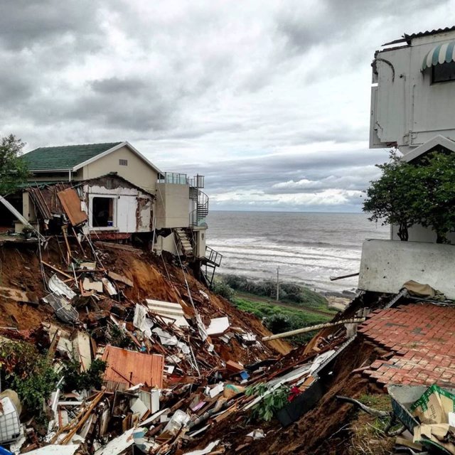 Sudáfrica.- Más de 50 muertos por las inundaciones en el este y el sur de Sudáfrica