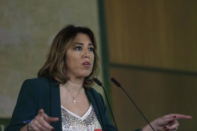 La secretaria general del PSOE-A, Susana Díaz, interviene en la reunión para abordar las propuestas socialistas ante una posible reforma del Estatuto de Autonomía