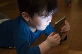 Foto: OMS: ¿Tu hijo tiene menos de 5 años? No debería pasar más de 1 hora diaria con pantallas