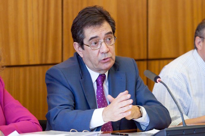 La ULL pide una reunión "urgente" con Clavijo ante la "drástica" disminución de las ayudas para tesis doctorales