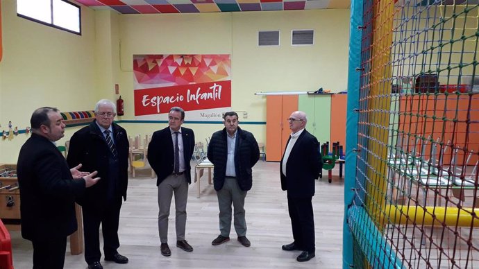 Zaragoza.- Sánchez Quero visita el nuevo tanatorio de Magallón