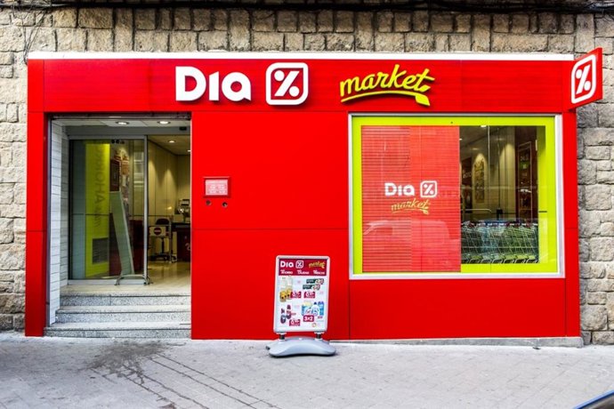Bolsa.- Las acciones de Dia se desploman un 4,03%, pero salvan los 0,6 euros 