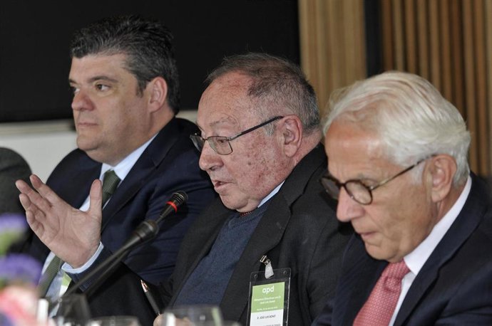 El presidente de la Cámara de Comercio de España aborda la situación de la economía en un almuerzo-coloquio en Sevilla