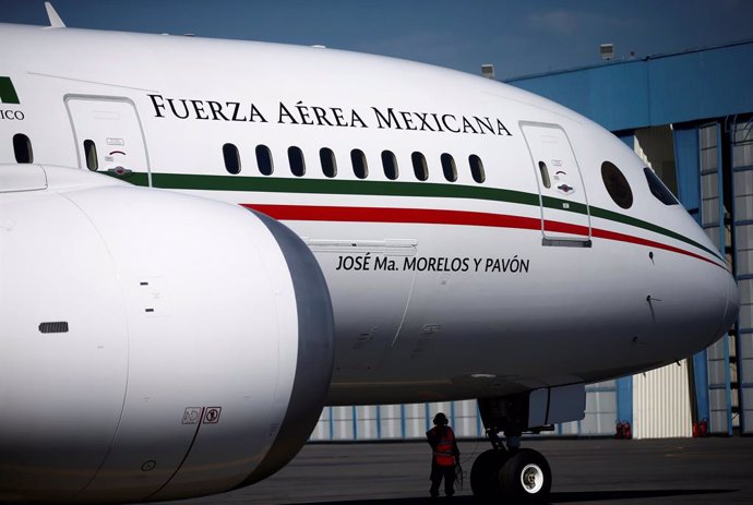 México.- Un total de 14 compradores se interesan por el avión presidencial de México, puesto en venta por López Obrador