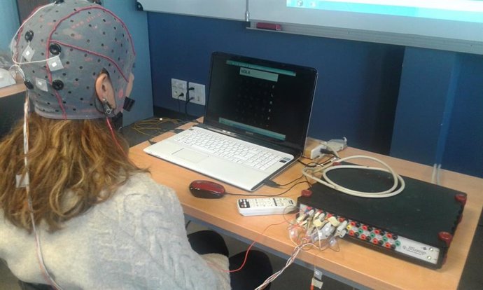 Málaga.- Investigadores diseñan un sistema cerebro-máquina que ayuda a las personas con parálisis muscular a comunicarse