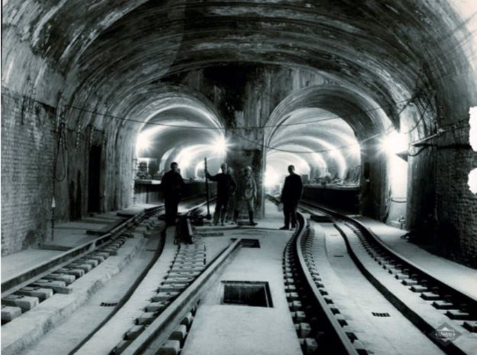 Los andenes y trenes de Metro acogen las representaciones teatrales de CronoTeatro