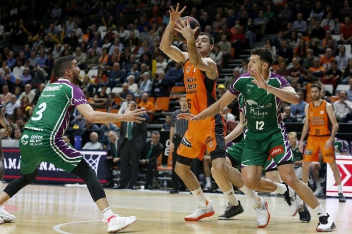 Baloncesto.- Abalde estará cuatro semanas de baja tras ser operado del tercer dedo de la mano derecha