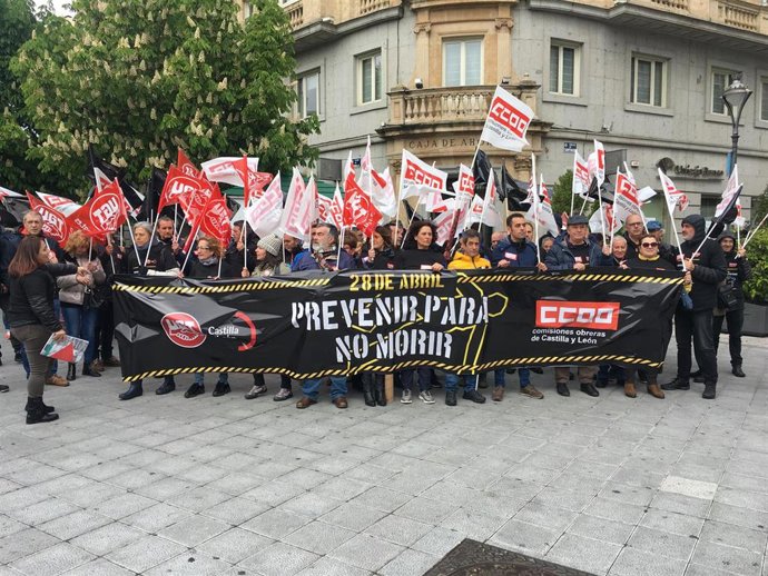 CCOO y UGT denuncian que un trabajador muere cada semana y piden reforzar inspecciones y la figura del delegado territo