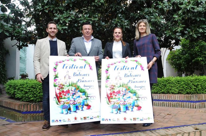 CórdobaÚnica.- Turismo.- Iznájar se prepara para acoger la VIII edición de su Festival de Balcones y Rincones