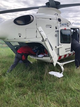 Sucesos.- Trasladado al CHN en helicóptero un hombre de 50 años con graves síntomas de hipotermia