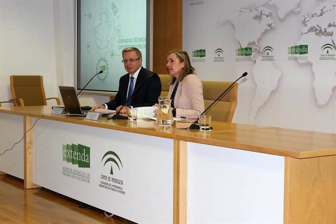 Economía.- Más de 60 empresas andaluzas conocen las oportunidades de negocio de Kazajstán en una jornada de Extenda