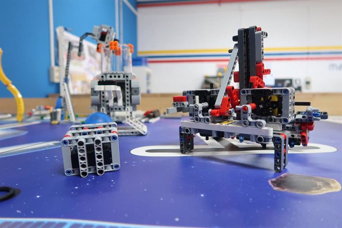 La robótica llegará a los colegios públicos de las Islas por tercer año educativo
