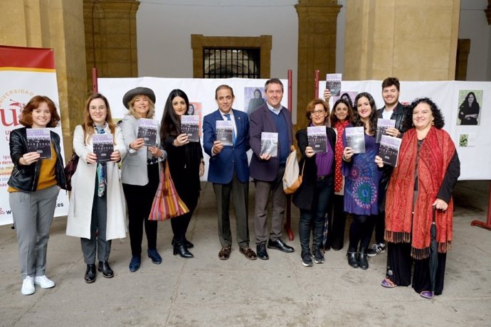 Sevilla.- El Rectorado de la US acoge la exposición fotográfica 'Jóvenes investigadoras. Palabras que inspiran'
