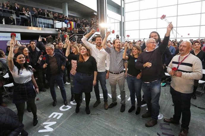 Pablo Iglesias interviene en un mitin en Vigo