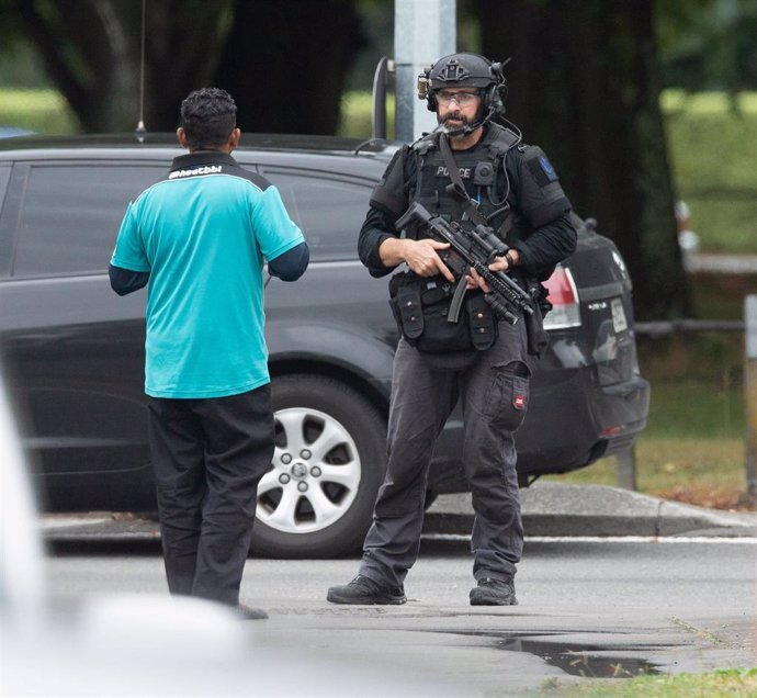 N.Zelanda.- El fiscal general de Nueva Zelanda anuncia que el Gobierno prohibirá los rifles semiautomáticos