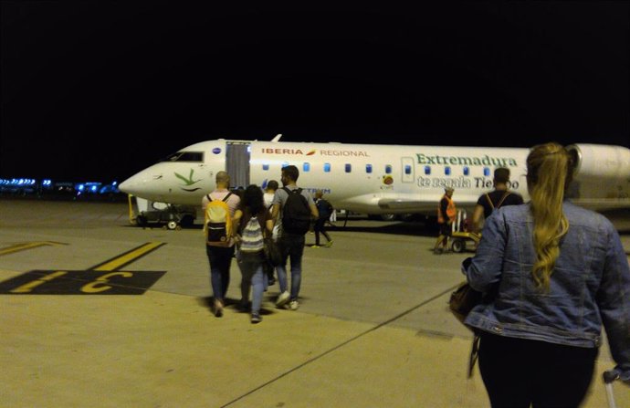 Turismo.-El vuelo entre Almería y Sevilla cierra el primer trimestre con un 5,9 por ciento más de viajeros