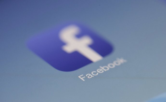 VÍDEO: Facebook va obtenir sense permís els contactis d'email 1,5 milions d'usuaris donis de 2016