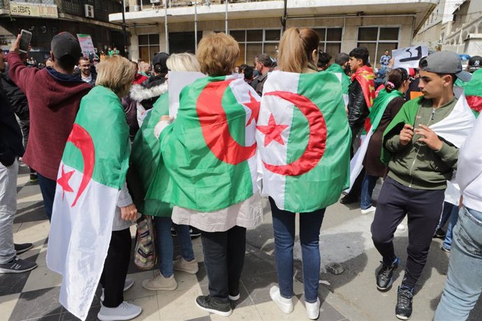 Algerians protest against the interim President in Algiers