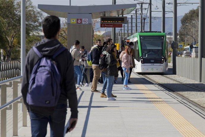 Málaga.- Los usuarios califican con un notable alto el servicio del Metro de Málaga