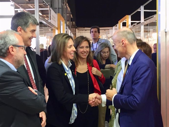 Fira.- La consellera ngels Chacón destaca el potencial exportador del sector nupcial catalán