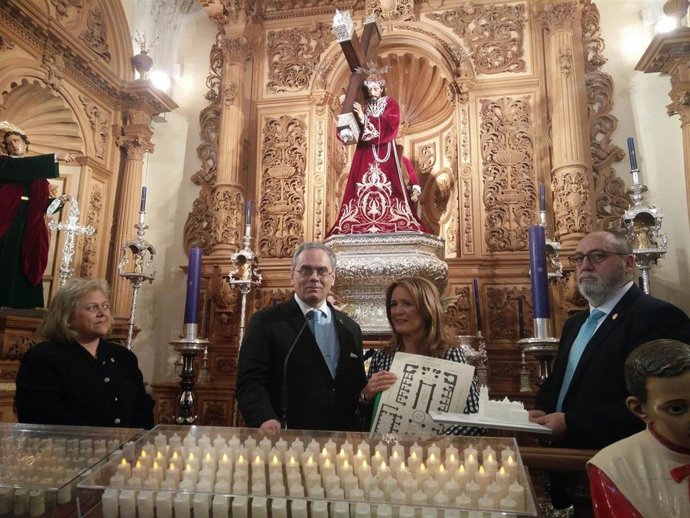 Jaén.- Turismo.- El Ayuntamiento adapta la visita a la ciudad para casi un centenar de invidentes