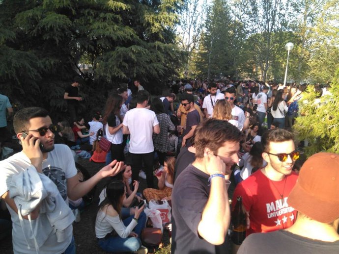 Convocan en redes sociales la polémica fiesta de San Cemento y el rector de la UCM pide no ensuciar el campus 