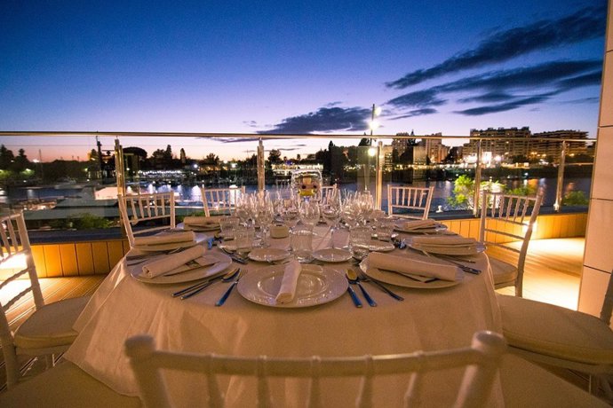 Sevilla.- Muelle 21 ofrecerá un menú especial para la noche del 'pescaíto' en la Feria de Abril