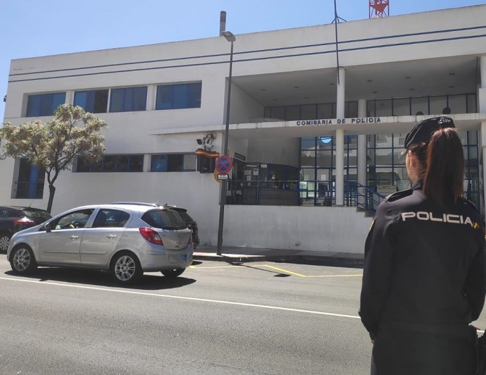 Málaga.- Sucesos.- Detenidas tres personas por robar dinero y un teléfono móvil a dos jóvenes en Marbella