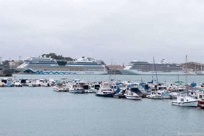 Más de 1.300 turistas llegan este sábado al puerto de Cartagena
