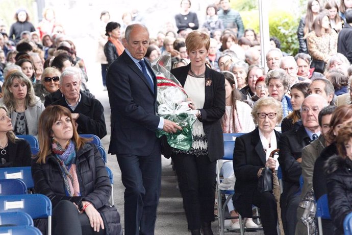Gobierno Vasco participa en el responso y ofrenda floral a víctimas del bombardeo de Gernika cuando se cumplen 82 año