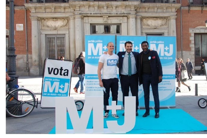 28-A.- Por Un Mundo Más Justo Cierra Campaña Frente A Exteriores Para Pedir Que Se Abran Embajadas En África