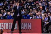 Ataman se queja del arbitraje en el Palau: "Ni los Warriors habrían ganado aquí"