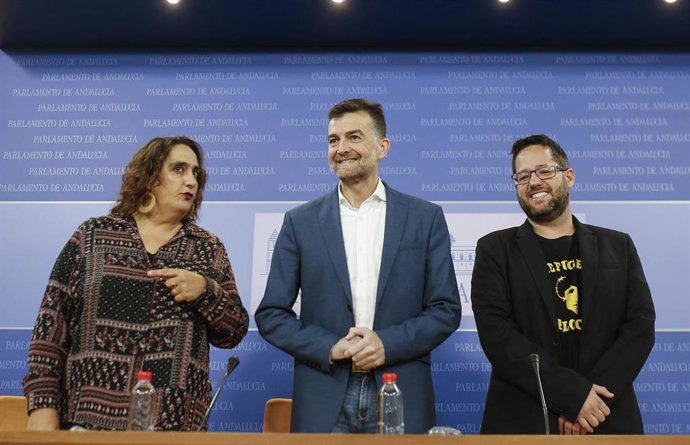 Rueda de prensa de Antonio Maíllo en el Parlamento de Andalucía.
