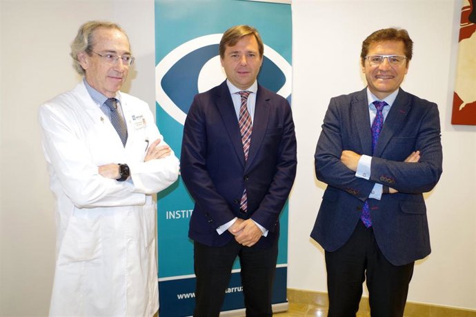 Córdoba.- El delegado de la Junta valora la "trayectoria de éxitos del Hospital la Arruzafa en sus 25 años de servicio"