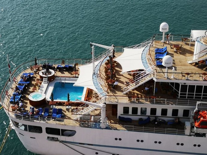 Almería.-Puertos.-Turismo.-El crucero Wind Surf hace este domingo la primera de las seis escalas previstas en Almería