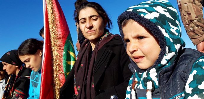 Mujeres y niños yazidíes vuelven a Irak tras cuatro años en manos de Estado Islá