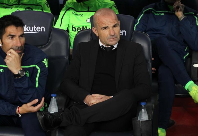 Soccer: La Liga - Barcelona v Levante