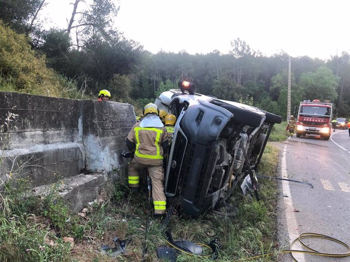 Sucesos.- Un muerto en un accidente en Colomers (Girona) con el conductor sin carné