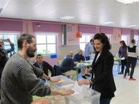 Silvia Garrido (Vox) confía en los resultados de esta noche para su formación y anima a participar "con serenidad"