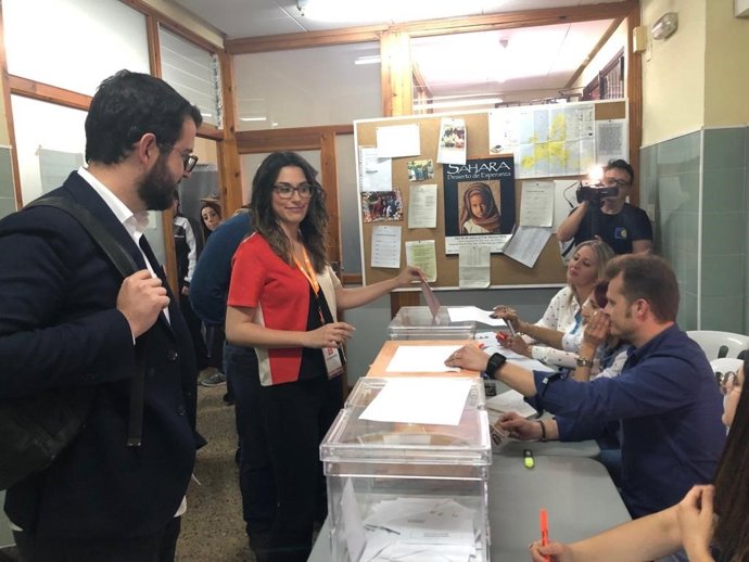 28A.- Mas Y Candela (Compromís) Animan A "Reventar Las Urnas" Con Uan Participación "Más Necesaria Que Nunca"