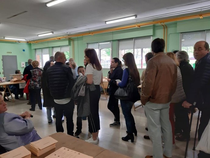 28A.-La Participación En Asturias Supera El 40% A Las 14.00 Horas, 5,5 Puntos Más Que En 2016