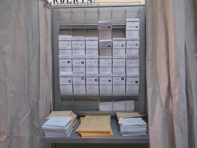 AV.- 28A.-La participación a las 14.00 horas en la Región de Murcia es del 43,41%, casi 3,5 puntos más que en 2016