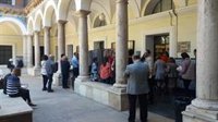 Un votante ebrio y falta de papeletas, entre las incidencias menores de la jornada electoral en la Comunitat