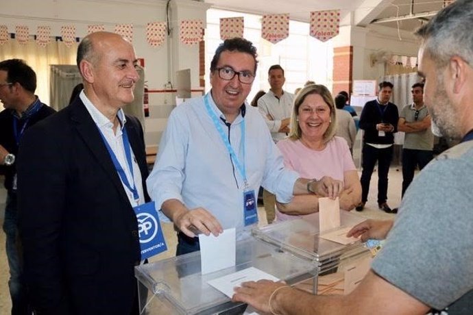 Huelva.- 28A.- González (PP) pide votar "con la cabeza" y pensando en "qué partido se vuelca con la provincia"