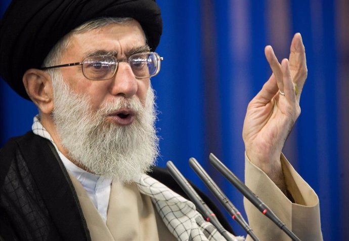 Irán.-Jamenei tilda de "chiste triste" el mecanismo de la UE para facilitar comercio con Irán ante las sanciones de EEUU